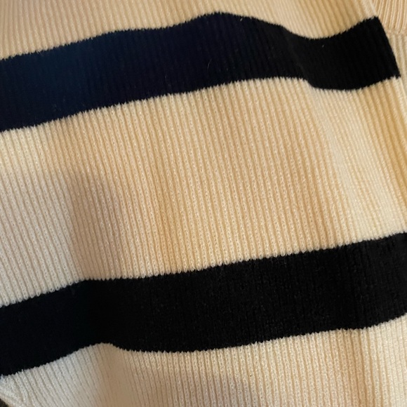 Priv Rian Lounge Set. Super soft lounge set. Material content is not listed. - Picture 12 of 14